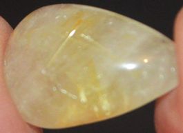 Cabochon L-1916 – Golden Rutil Quarz – 21x14mm