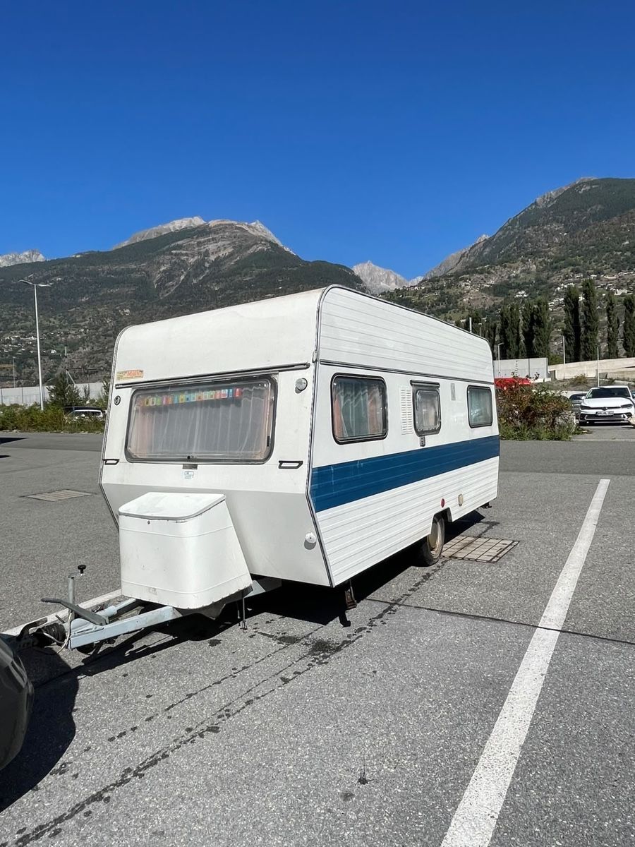 Knaus Veicoli da campeggio: Knaus Oldtimer Wohnwagen ab MFK – Usato da Ried-Brig venduto da inf_k7jw 7