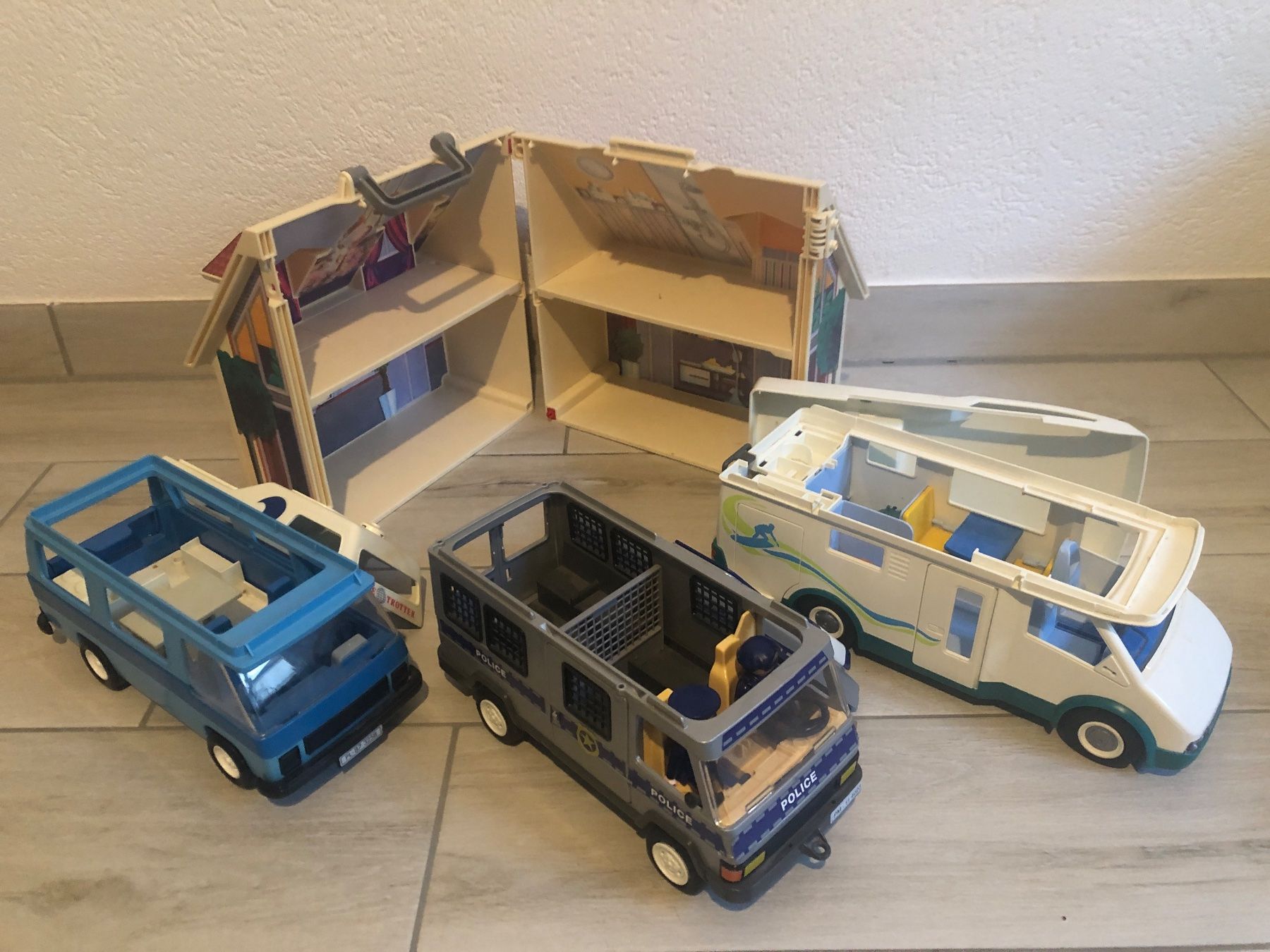 Playmobil Giocattoli: Playmobil Camper Wohnwagen Polizei Haus – Nuovo (secondo la descrizione) da allschwil venduto da Admin1456 4