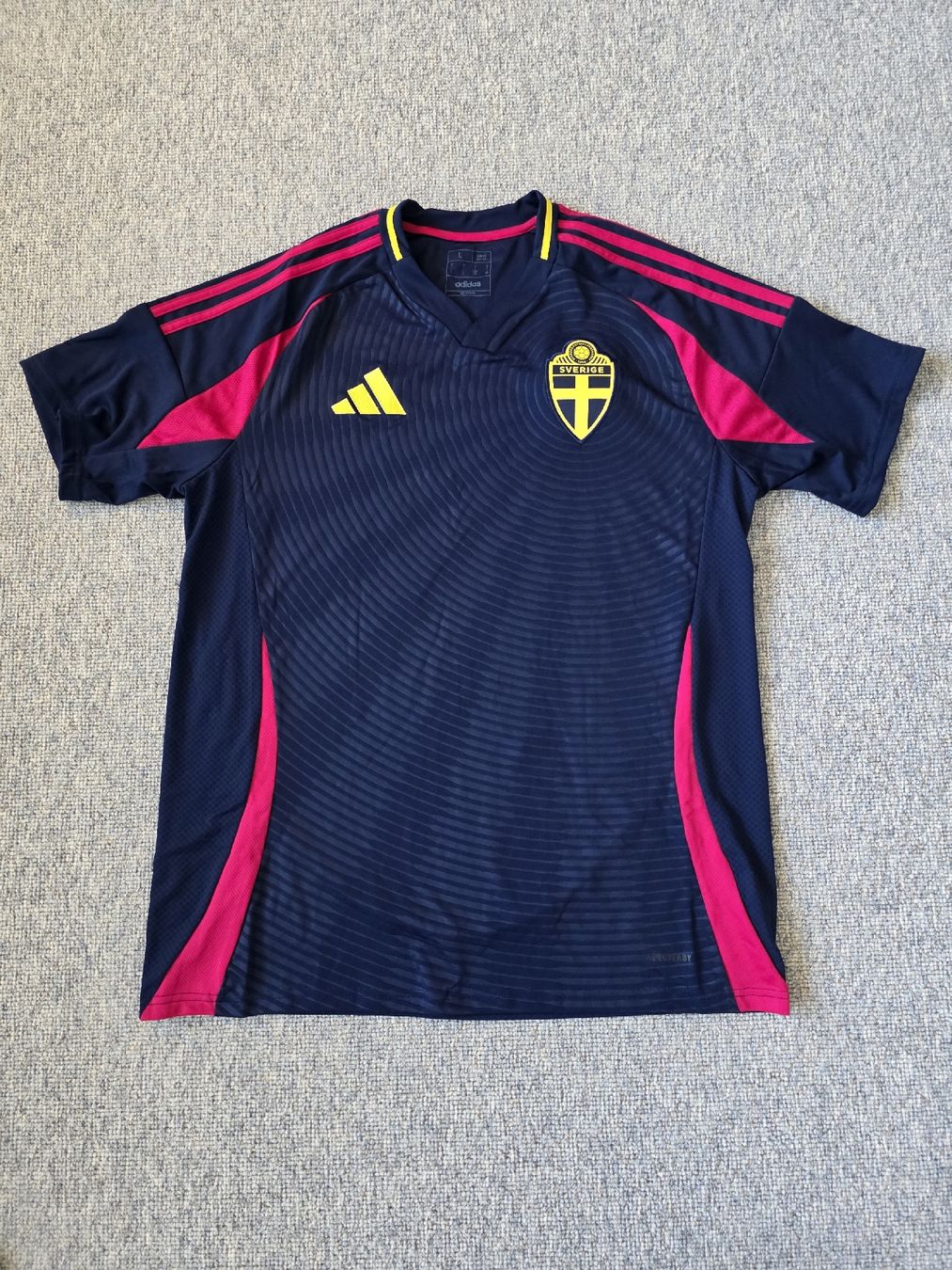 Adidas Canottiere & Pantaloni: Schweden Trikot Grösse L – Nuovo (secondo la descrizione) da Wabern venduto da derPatrickant