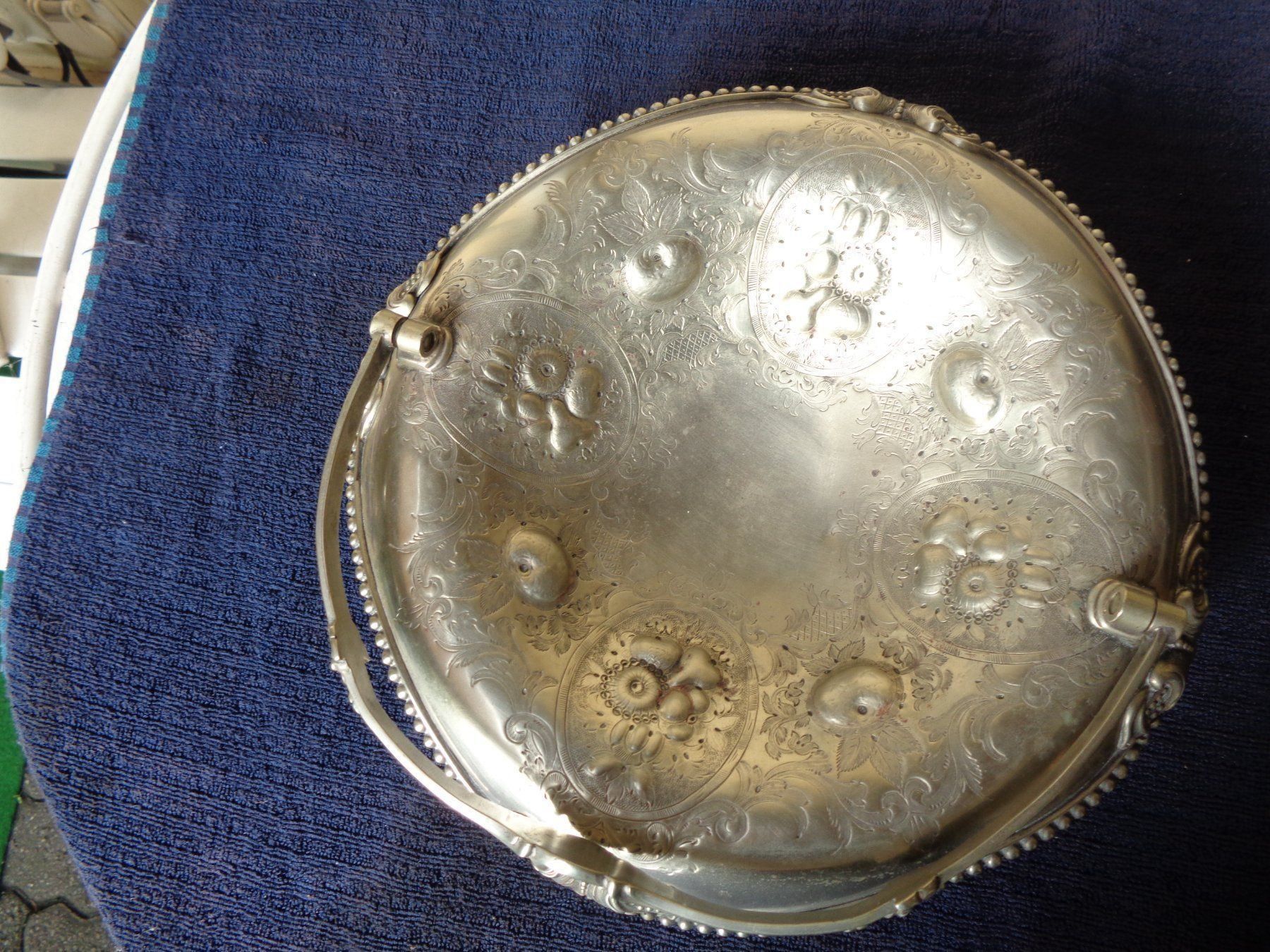 Servierplatten: Antike, versilb. Jugendstil-Henkelschale – Gebraucht aus Camorino von Hunpete 5