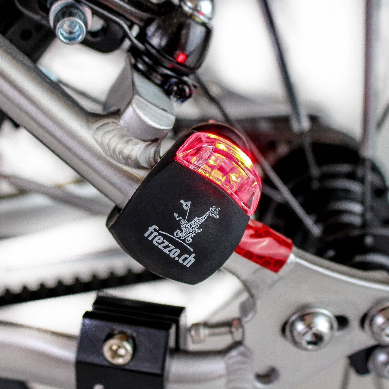 Pezzi di ricambio: Flexibles Silikon Licht-Set schwarz, Velolicht – Nuovo e nell'imballaggio originale da Wängi venduto da LiqKojote 4