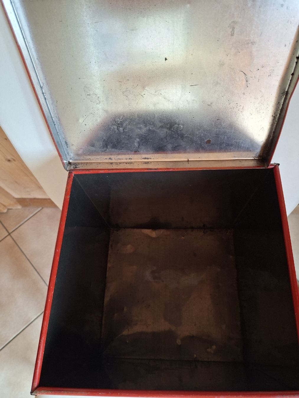 Barattoli: Antike Biscuits Blech Dose – Usato da Schwanden Sigrisw venduto da len_9yqg 4