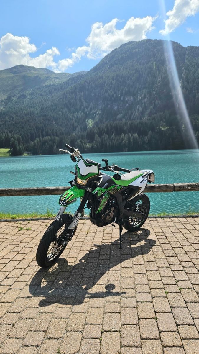 Kawasaki Strada: Kawasaki KL KXE 125 – Usato da Davos Platz venduto da pla_k6m2