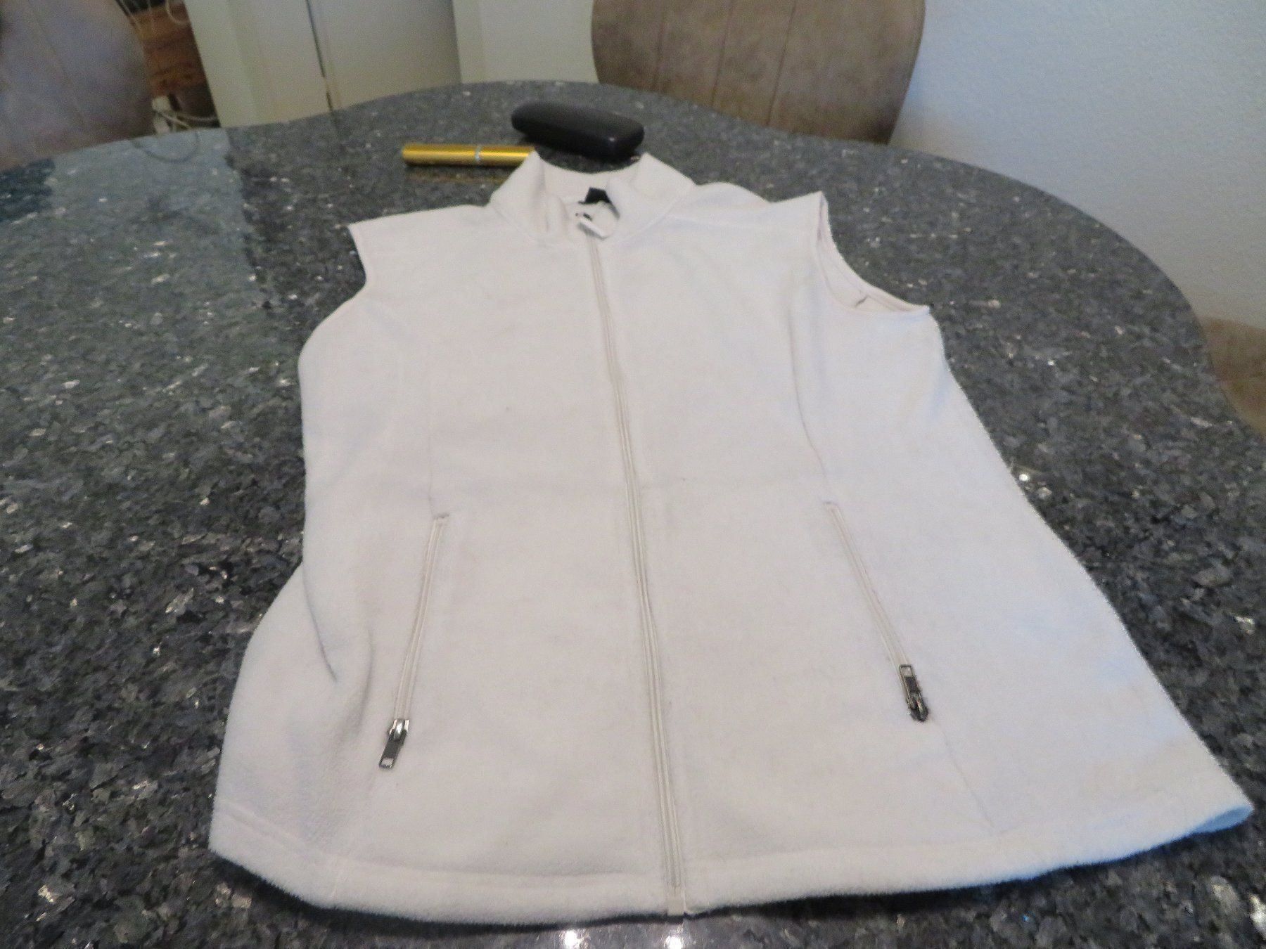 Lotti di vestiti: Hosen   Weste  T-Shirt  Jacken – Usato da Rüfenacht BE venduto da tial70 4