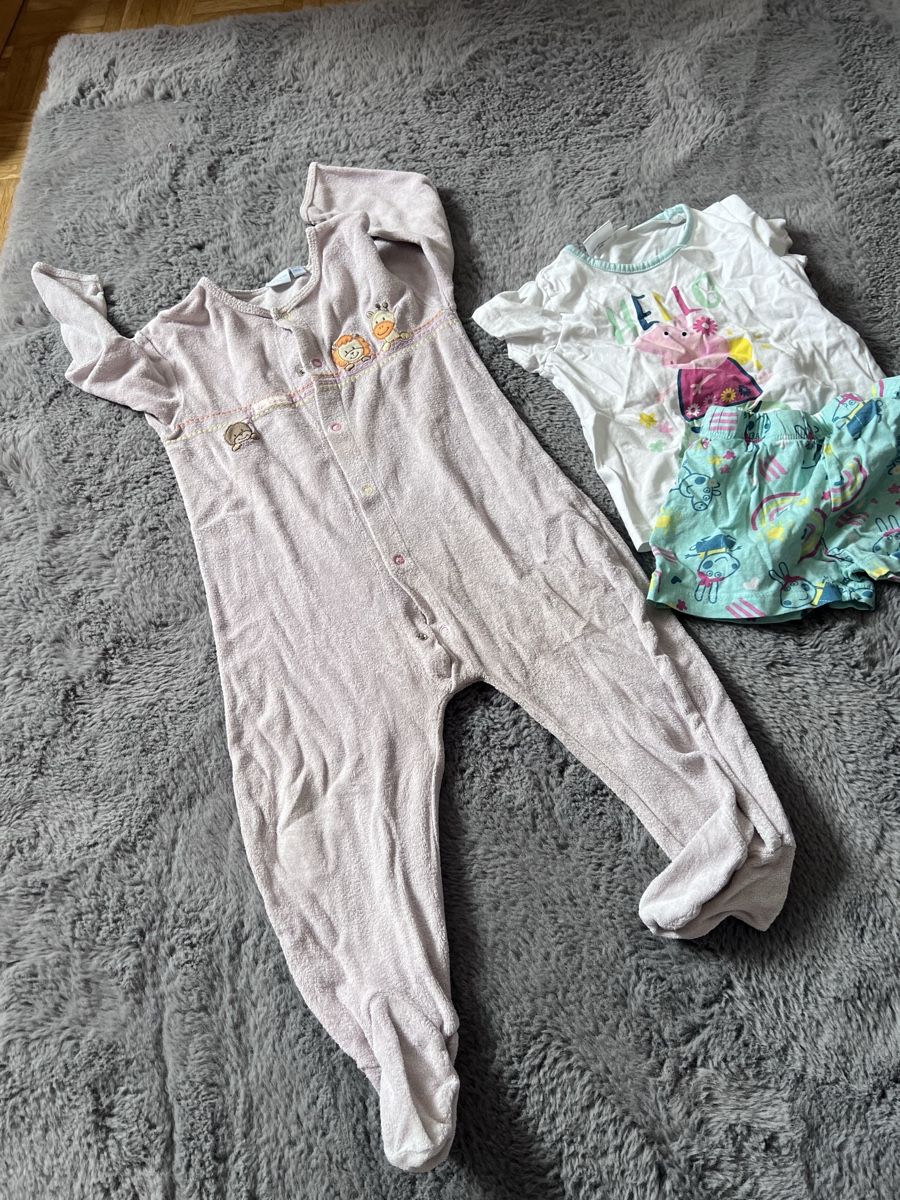 Lotti & Set di vestiti: Kinderkleider-Paket: T-Shirts, Pullover, Bodys, Grösse 86 – Usato da Schaffhausen venduto da ReplayTJazz