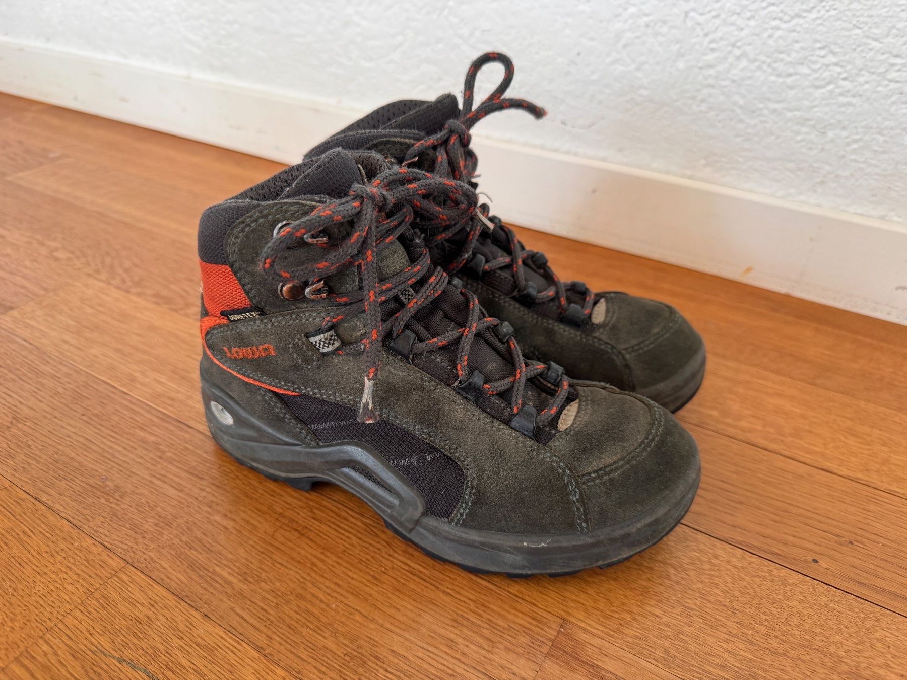 Lowa Scarpe per ragazzi: Wanderschuh Marke Lowa – Usato da zürich venduto da oives22 1