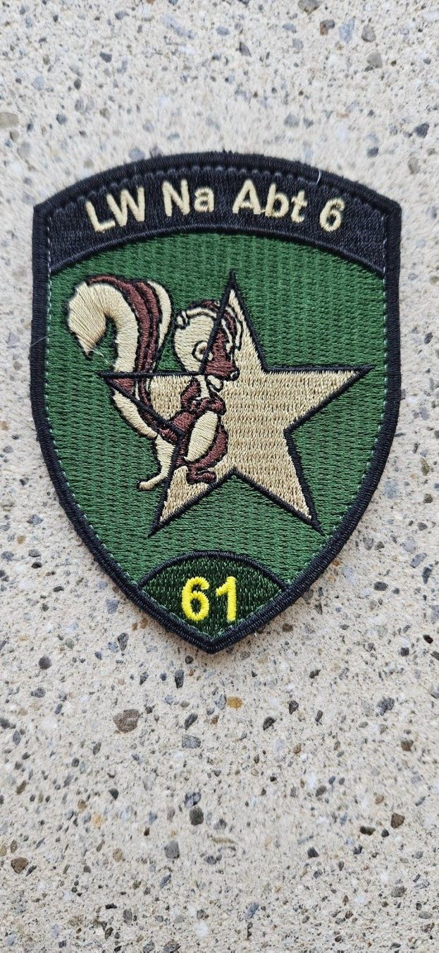 Schweizer Armee Placchette & Badge: *** Badge Luftwaffe mit klett *** – Nuovo e nell'imballaggio originale da Riedholz venduto da fr_sIruP