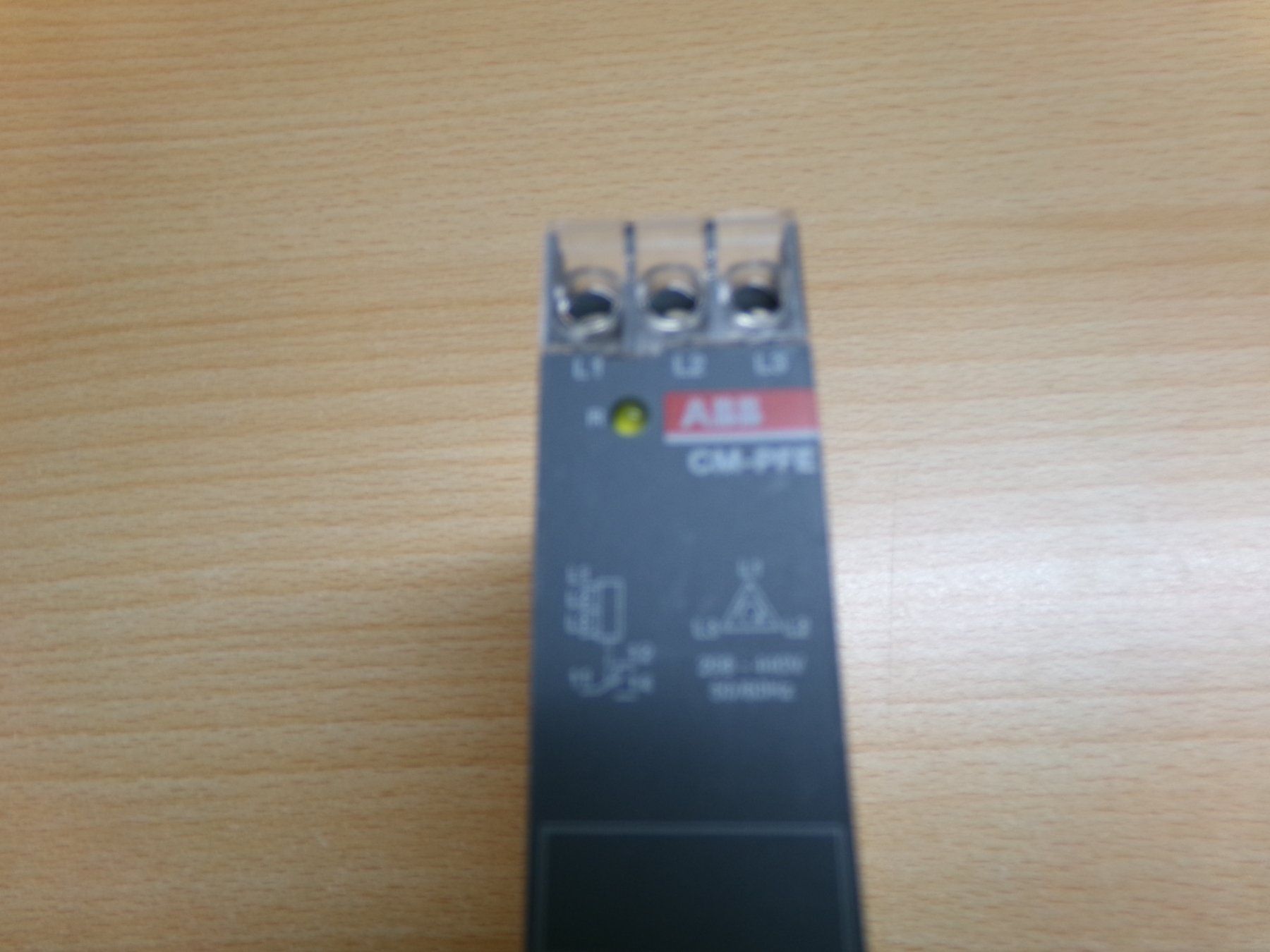ABB Componenti elettronici: Ueberwachungsrelais 3-Phasig ABB CM-PFE – Usato da Hombrechtikon venduto da HGK50 1
