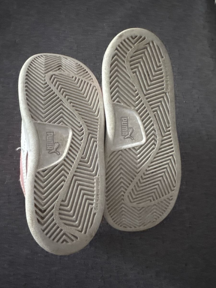 Scarpe per ragazze: Puma Mädchen Sneakers Gr. 27 – Usato da Zürich venduto da Petrui 2