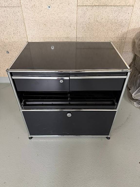 Eléments de bureau: USM Haller Beistellmöbel – D'occasion à Mels par 4archy