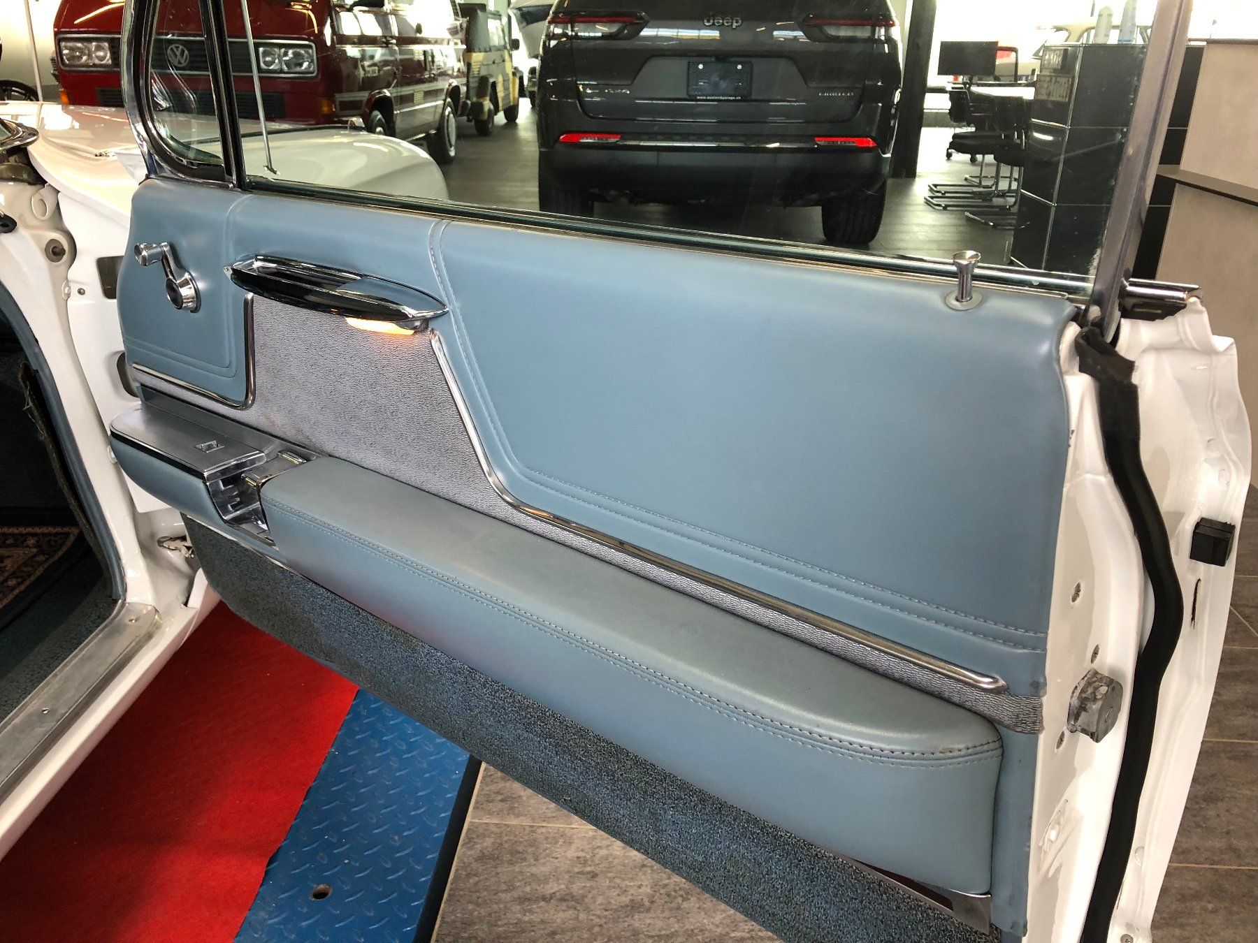Cadillac Automobili: CADILLAC DEVILLE COUPE 6.4-V8 – Usato da Gampelen venduto da Steuer0 6