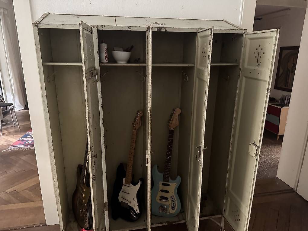 Armadi: Vintage Spind Schrank – Usato da Bern venduto da honolalu 1