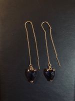 Longues boucles d’oreilles dorées cœur en verre violet