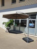 2.7m Durchmesser Sonnenschirm aus Ausstellung