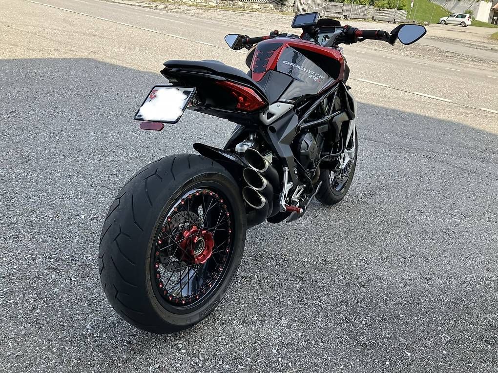 Strada: MV Agusta Dragster 800 RR – Usato da Courtepin venduto da Amika1 2