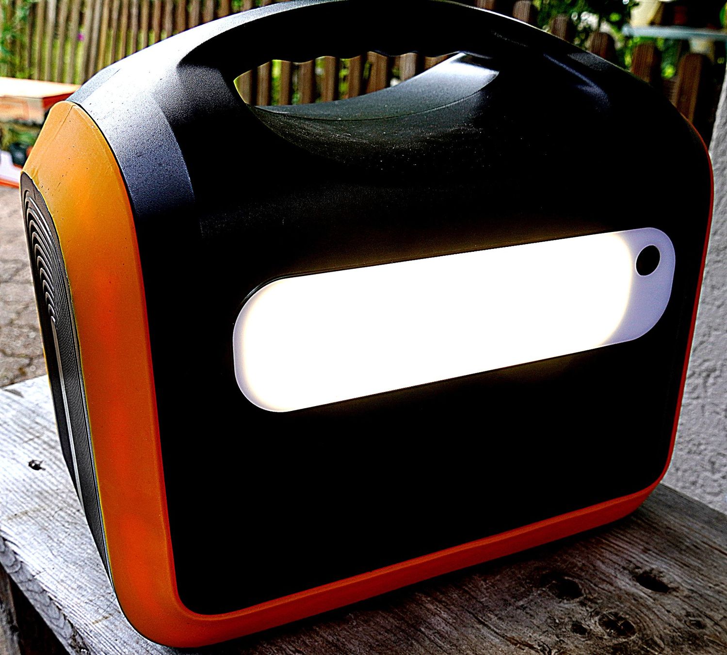 Solargeräte und Solarprodukte: Tragbare Powerstation 1200 Watt mit 3 Sonnenpanel – Gebraucht aus Baar von 2cvbaar 6