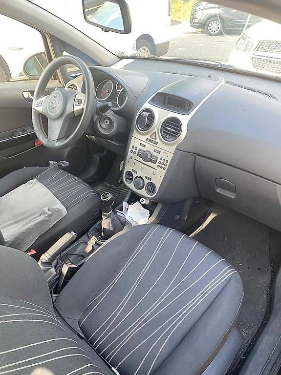 Opel Autos: Opel Corsa 1.2 3P – D'occasion à Lausanne par vig_cg28 3
