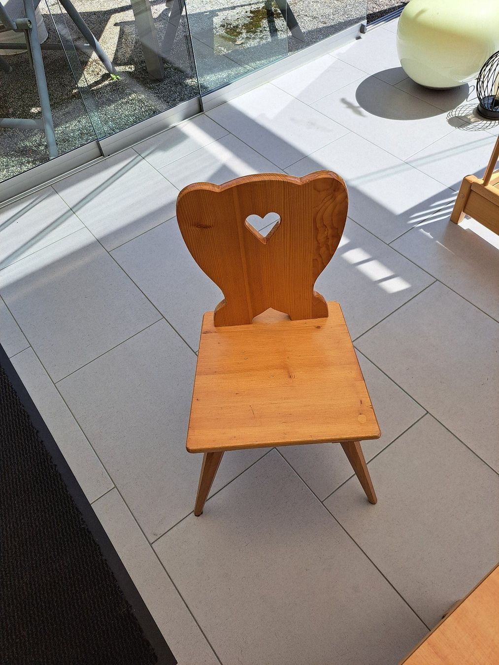 &Tradition Tables: Kindertisch mit 3 Stabellen – D'occasion à St. Margrethen SG par Amica-8082 1