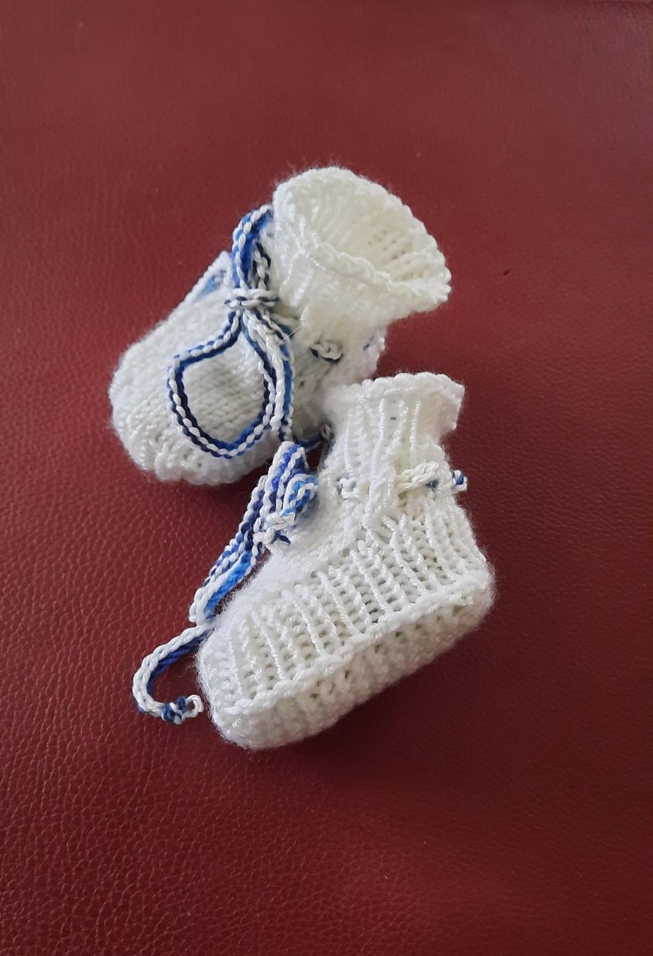 Chaussettes enfants: Babyschuhe Babysöckli – Neuf (Voir description) à zufikon par braemestaender01 1