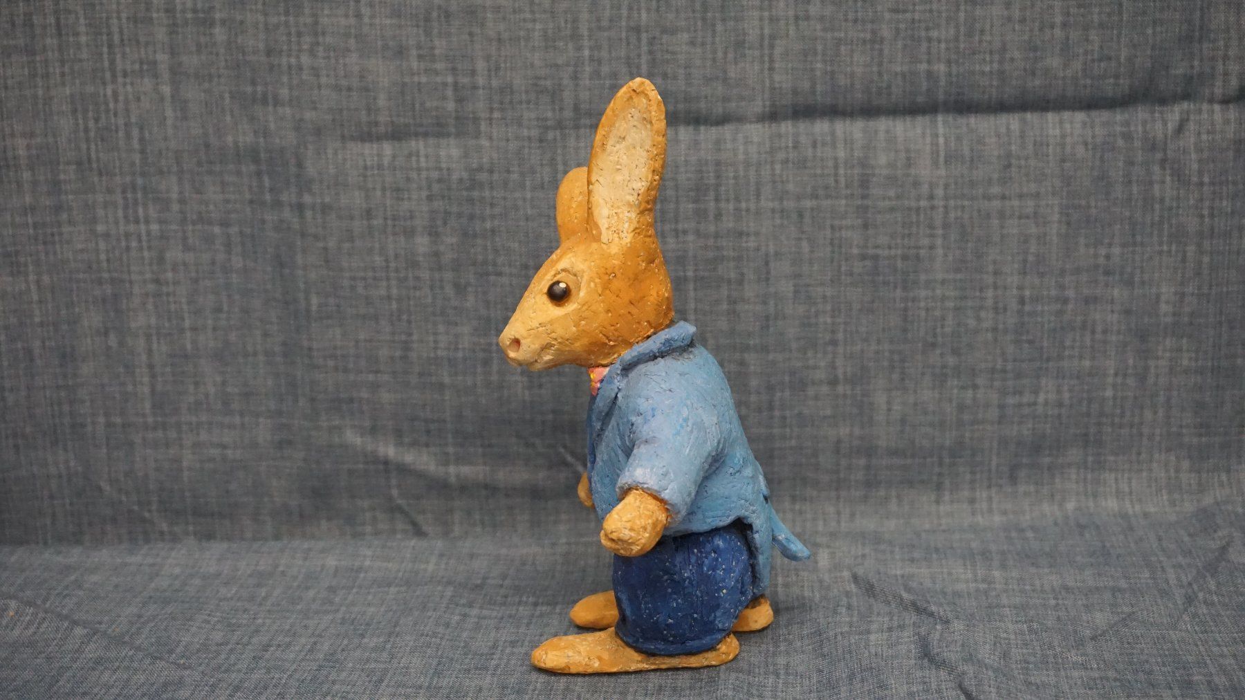 Statuette: Osterhase in Kleidung – Usato da Diessbach b. Büren venduto da Crocharry 2
