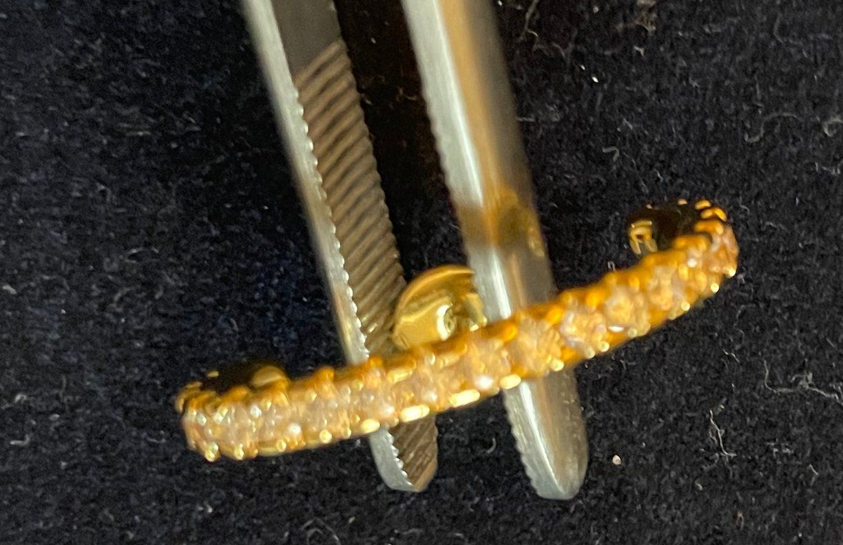 Ohrringe & -stecker: Paire de boucles d'oreilles dorées avec strass – Neu (gemäss Beschreibung) aus Sugnens von 555madison 2
