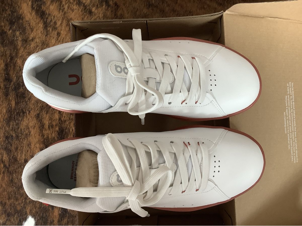 On Scarpe da donna: ON The Roger Advantage Gr 40 / 8,5 – Nuovo e nell'imballaggio originale da Wetzikon ZH venduto da Uturn4 4