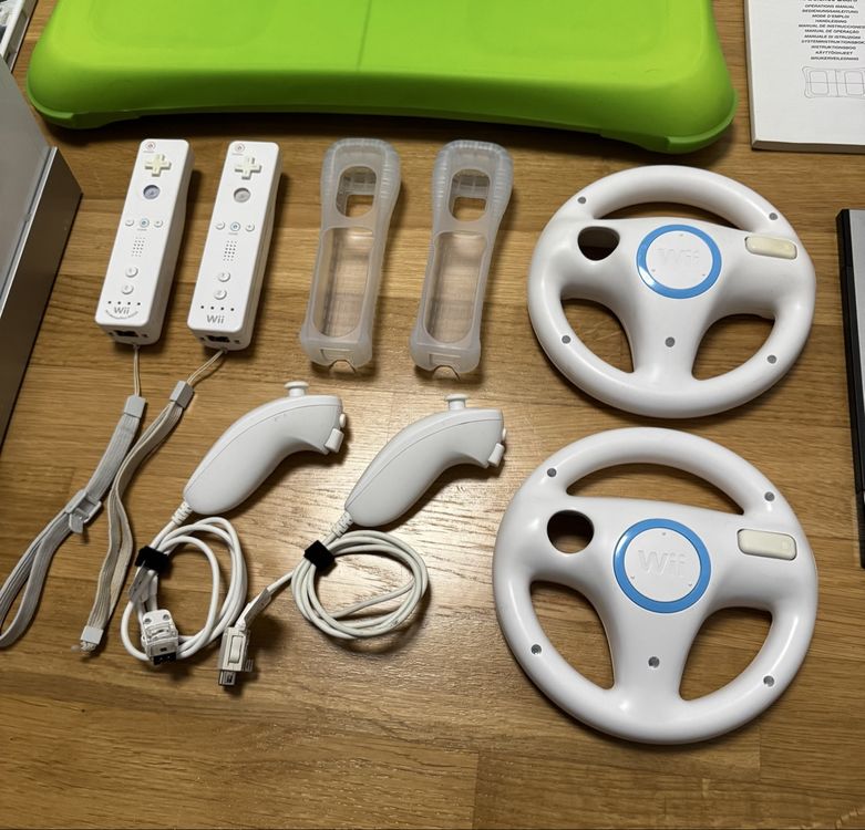 Grosses Nintendo Wii Set mit viel Zubehör 4