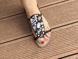 Sandalettes noires satinées big strass