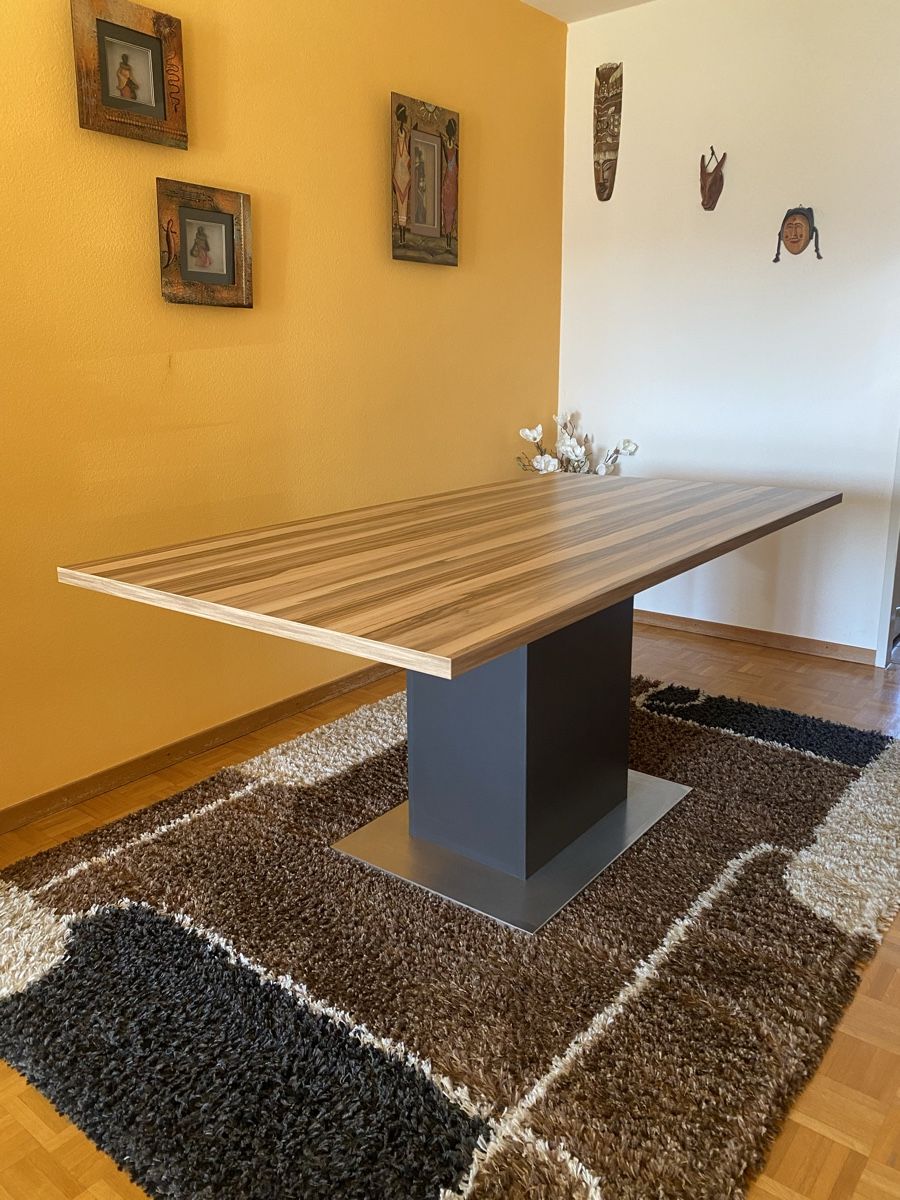 Tavoli: Table rectangulaire en contreplaqué, 8 personnes – Usato da Bussigny venduto da cac_q2c6