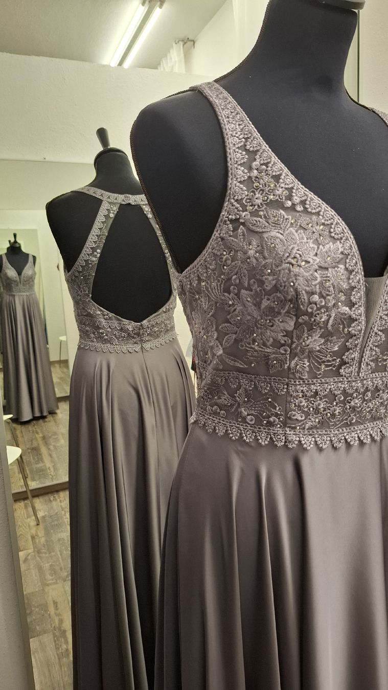Kleider: Abendkleid Grey lila – Neu (gemäss Beschreibung) aus Uster von VMT. 1