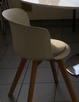 trois chaises (noir/blanc)