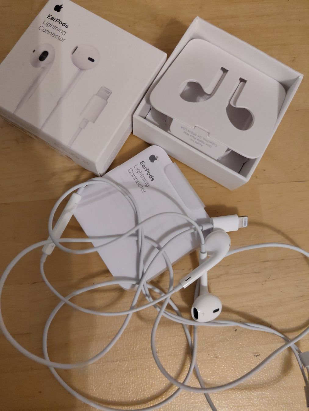 Apple Cuffie: Apple EarPods mit Lightning Anschluss – Usato da St.Gallen venduto da Enka_Var 3