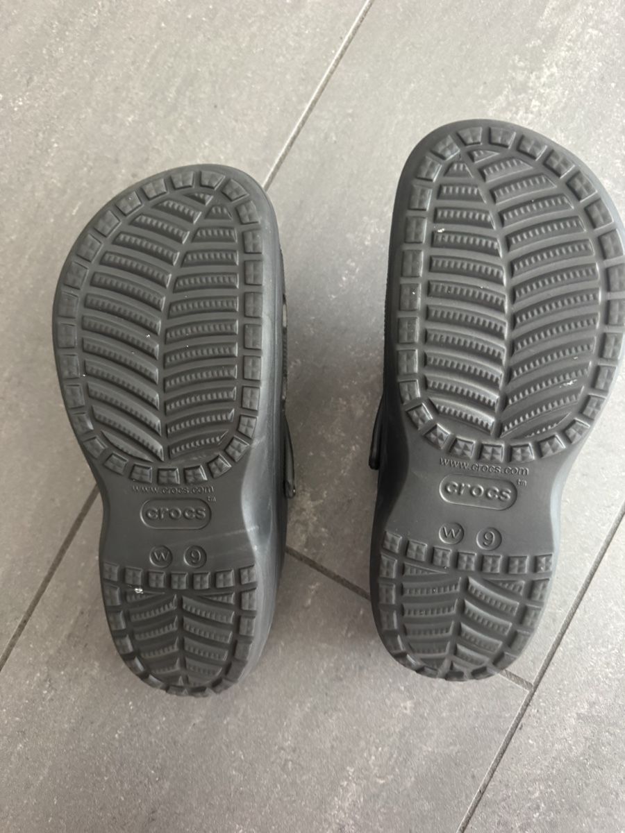 Crocs Herrenschuhe: Crocs Clogs schwarz Grösse W9 – Neu (gemäss Beschreibung) aus Olten von bir_k96n 2