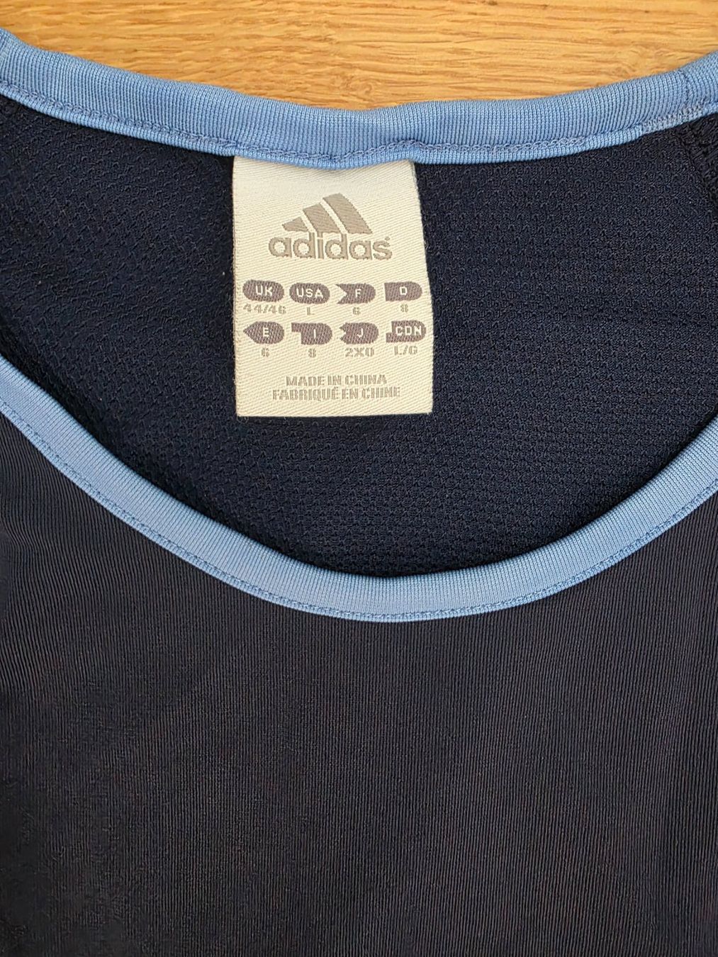 Real Madrid Canottiere & Pantaloni: REAL MADRID TRAINING TANK TOP – Usato da Lüchingen venduto da Jersey_Time 2