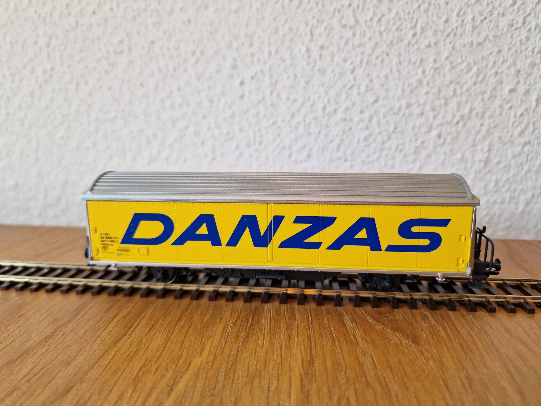 Märklin Modellini di ferrovie: SBB Danzas Güterwagen H0 – Usato da Matten b. Interlaken venduto da lor_hr9w 1