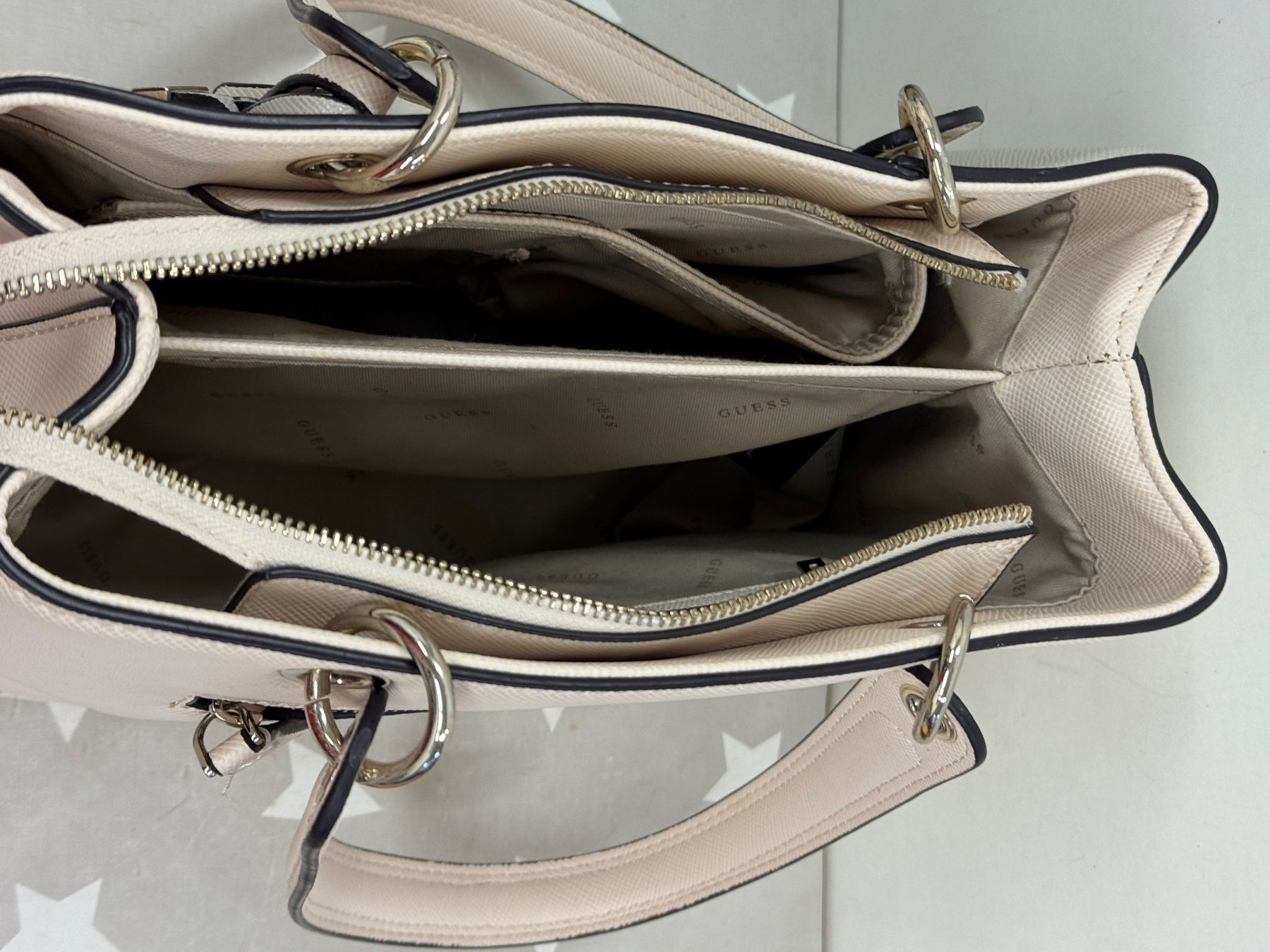Guess Sacs femmes: Guess Handtasche – D'occasion à Rafz par Powacaddy 3