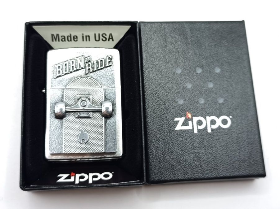 Zippo Accendini: ZIPPO Skateboard Emblem Feuerzeug 2007903 – Nuovo e nell'imballaggio originale da Ennenda venduto da Benzinflamme 4