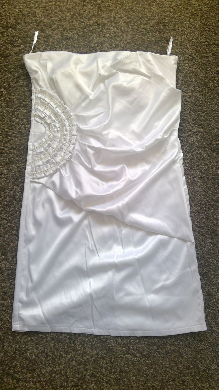 Vestiti: Robe bustier blanche satinée strass, taille M – Usato da Agiez venduto da chouchanelle