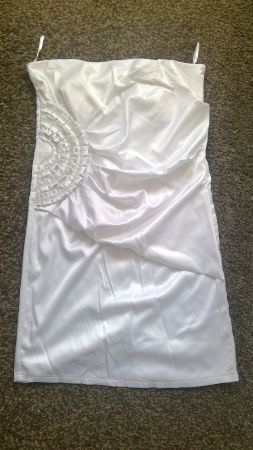 Robe bustier blanche satinée strass, taille M