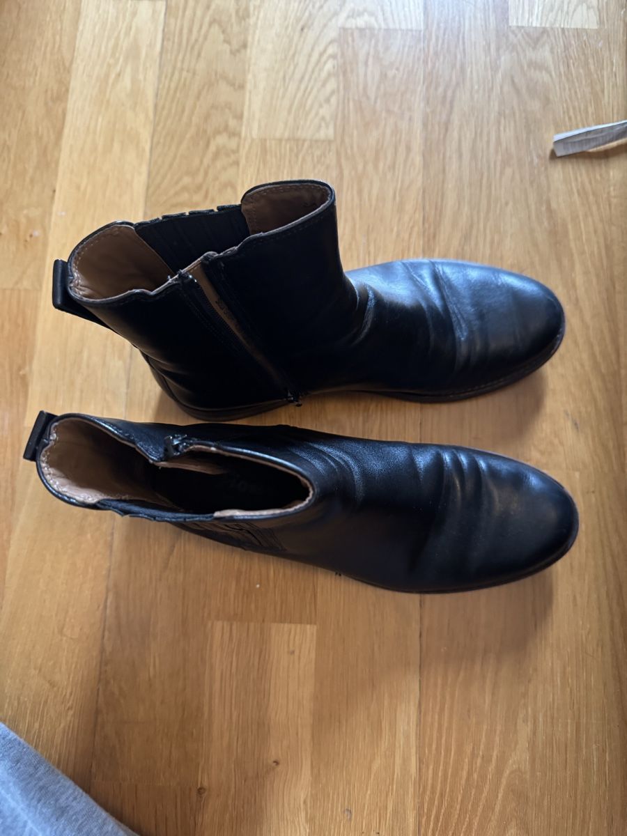 Scarpe per cavalli: BLACK LEATHER ANKLE BOOTS – Nuovo (secondo la descrizione) da Bern venduto da FashionK92 1