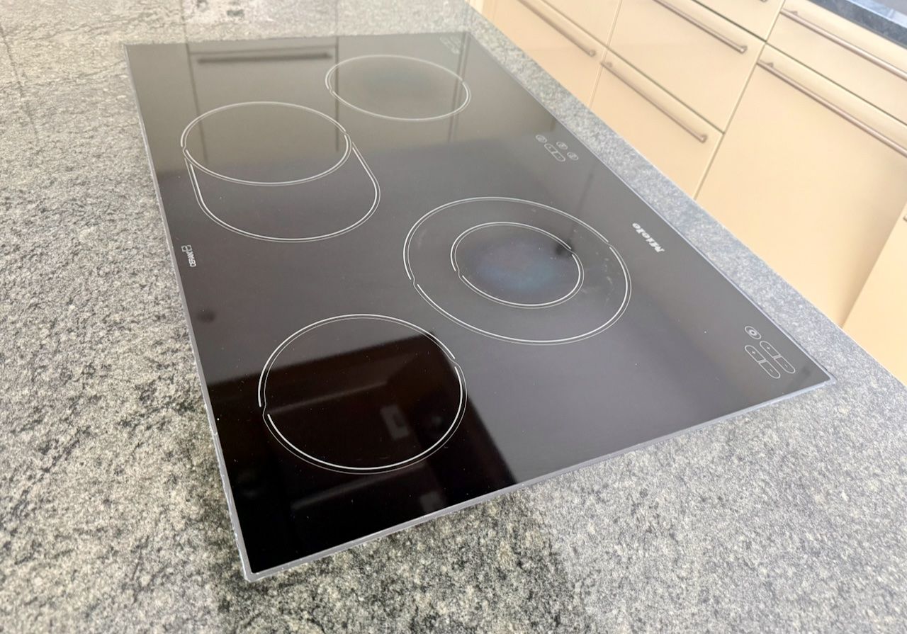 Cucine complete: Designküche mit MIELE-Geräten, Granitabdeckung & Kochinsel – Usato da Mönthal venduto da wei_htr9 4