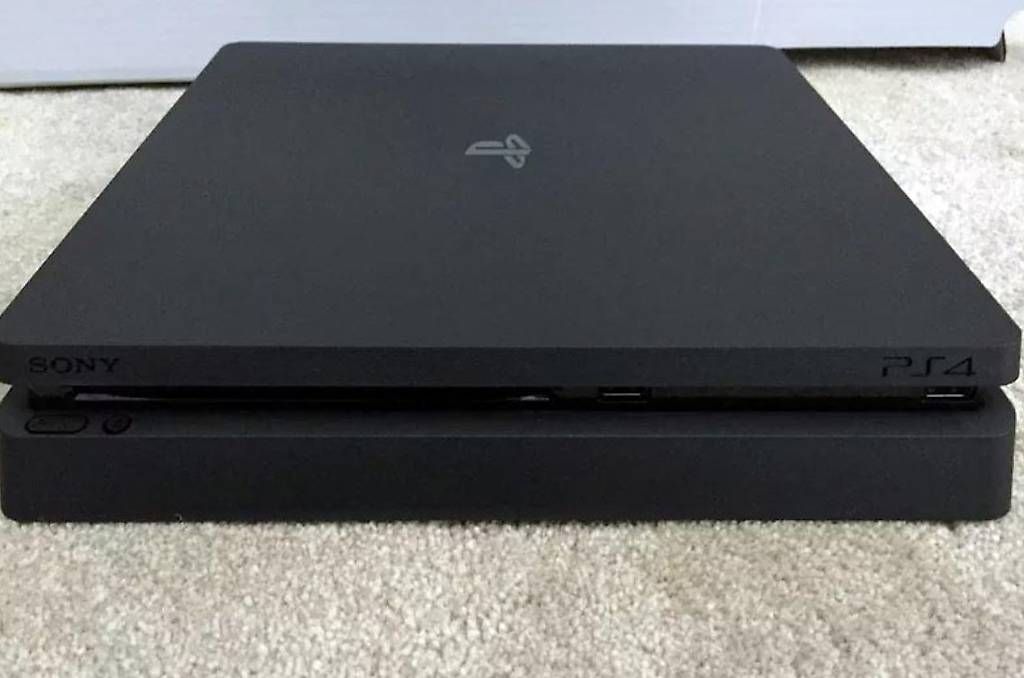 Console: PS4 slim 500GB – Usato da Kriens venduto da seeungeheuer67