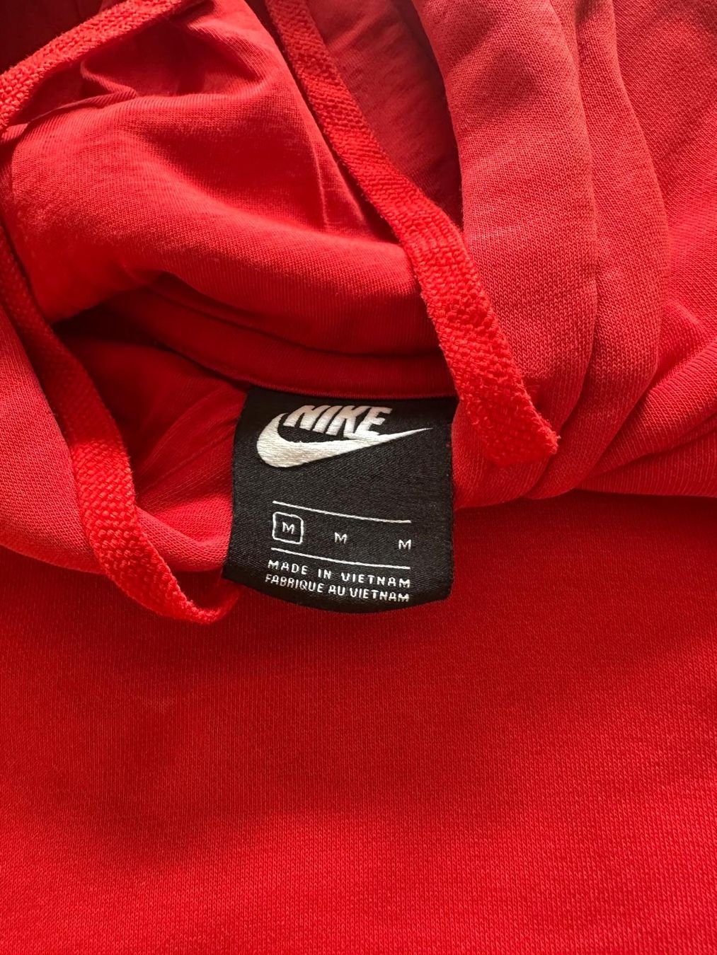 Nike Pulls & Sweat-shirts: Nike Rouge, sweat à capuche, Taille M – D'occasion à Vétroz par enz_gr95 1