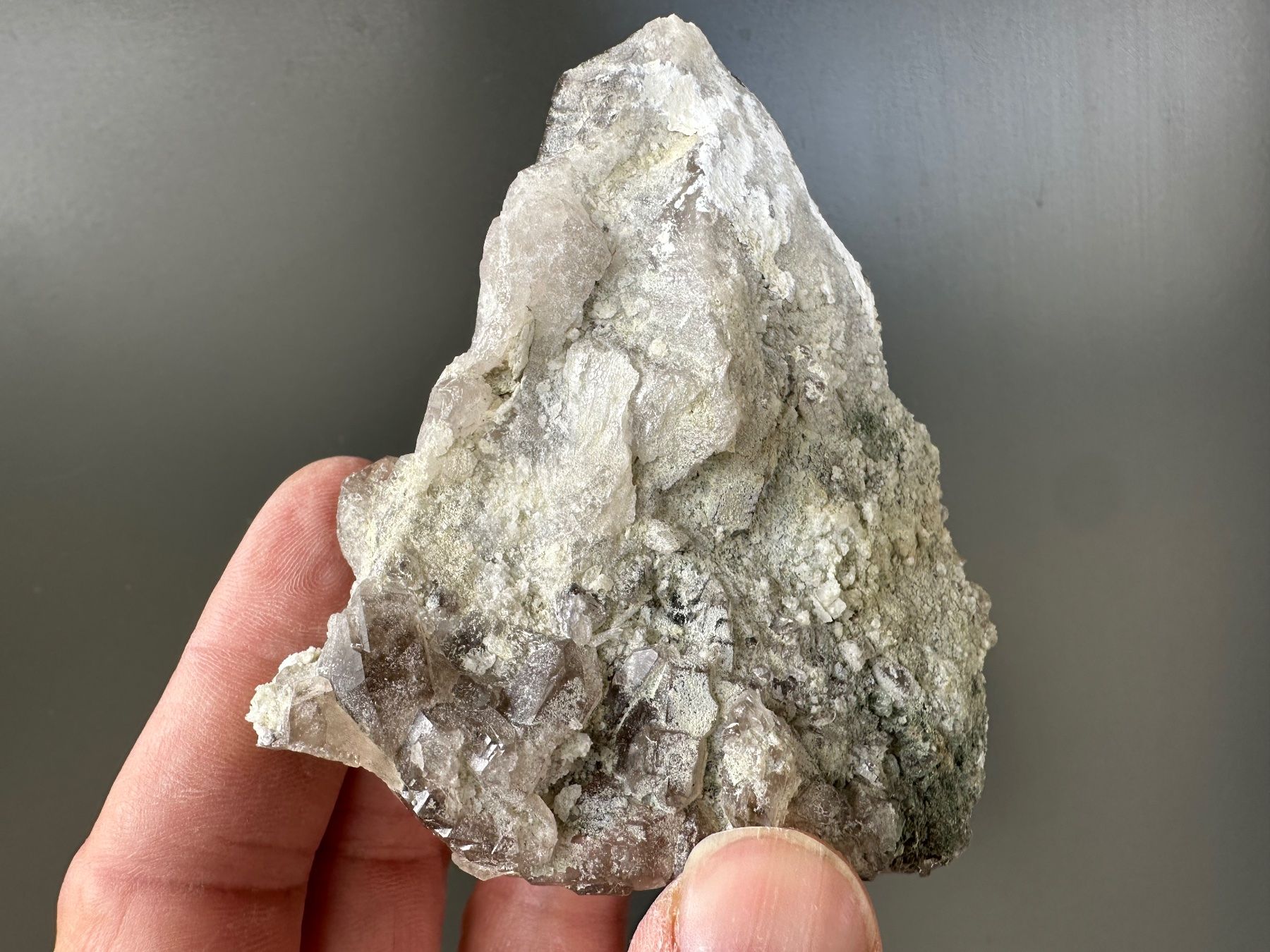 Minerali & Pietre curative: Rauchquarz Val Cavardiras – Usato da Oberuzwil venduto da Crystall0 8