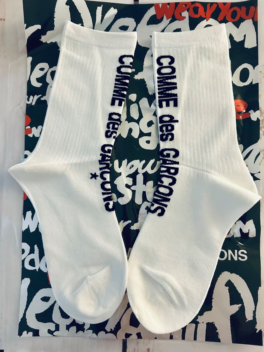 Calze: Socks Cotton Ribbed Knit w/ Monogramme Comme des Garçons – Nuovo e nell'imballaggio originale da Zürich venduto da Ferienan 1