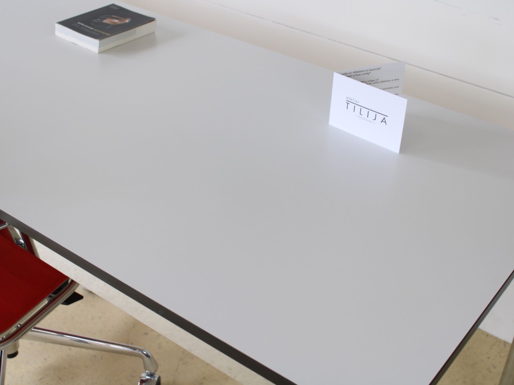 USM Tavoli: USM Haller Tisch weiss (2mx1m) – Usato da Meinisberg venduto da atelier_TILIJA 6