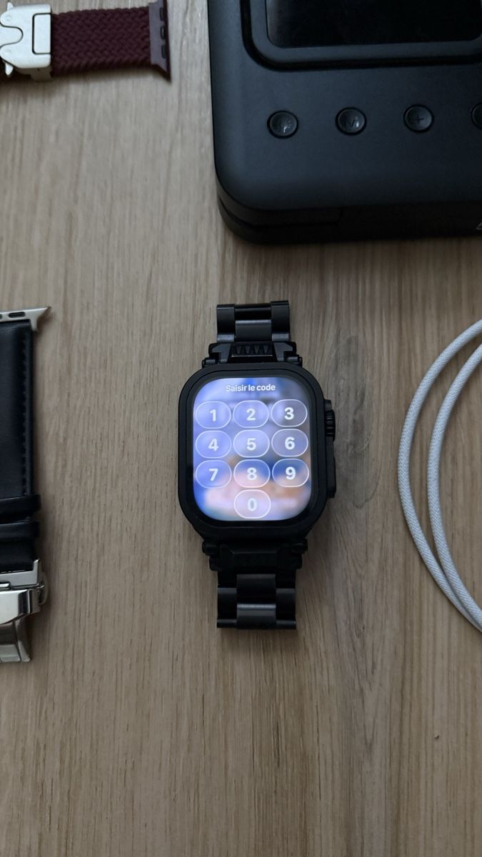 Apple Smartwatch: Apple Watch Ultra 2 noir avec accessoires – Gebraucht aus Monthey von AceVolt 2