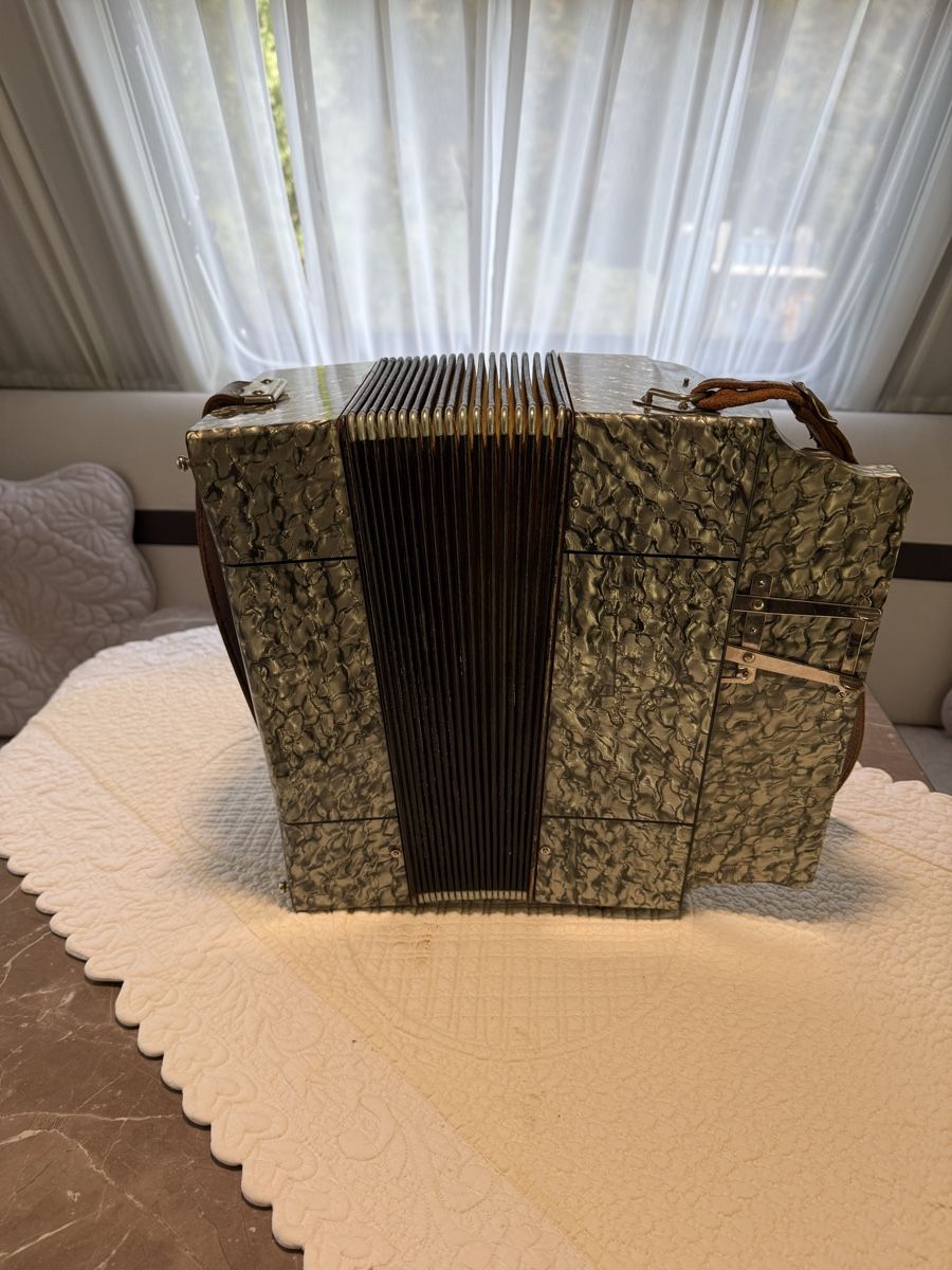Hohner Strumenti musicali: Accordéon Horner – Usato da Fribourg venduto da gili1969 4