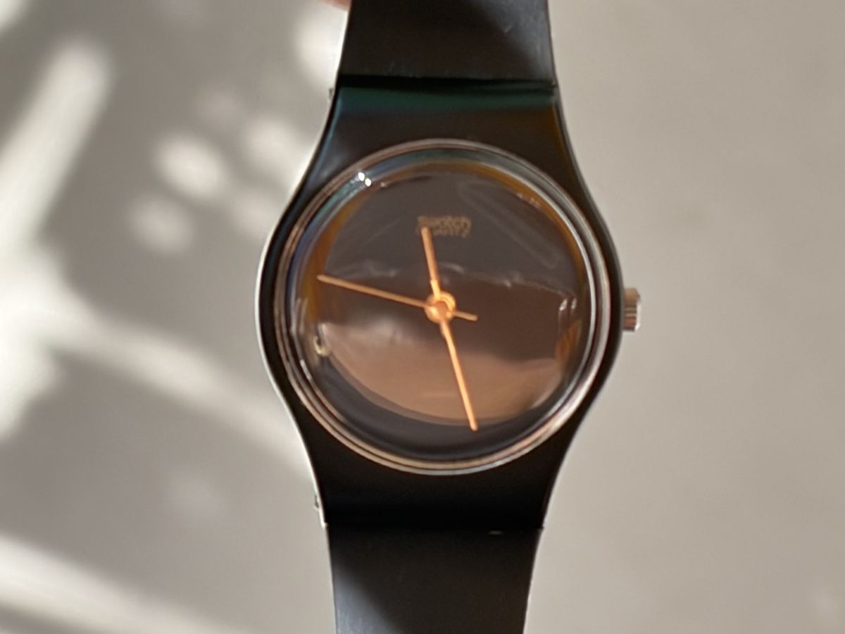 Swatch Orologi: Swatch Uhr Lady Kunststoff, schwarz – Usato da Möhlin venduto da seerose6